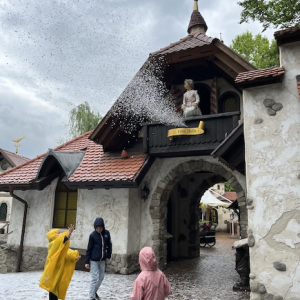 europapark freizeitpark grimms maerchenwald frau wolle mamilade ausflugstipps